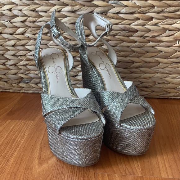 Jessica Simpson Gold Sparkle Dress Sandals - Picture 3 of 8